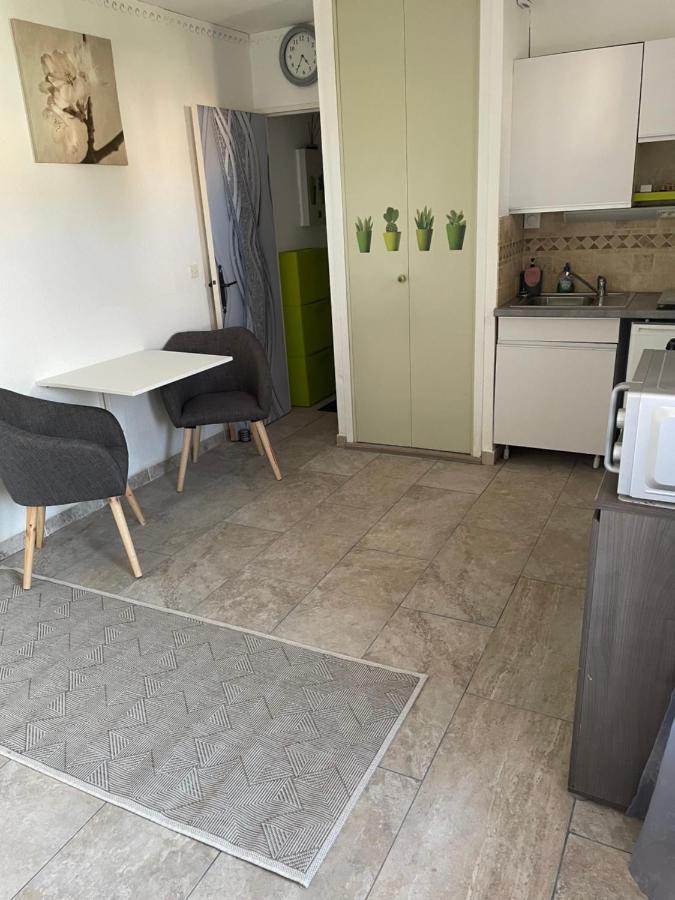 Studio Climatise Proche Port Et Plages La Londe-les-Maures Exterior foto
